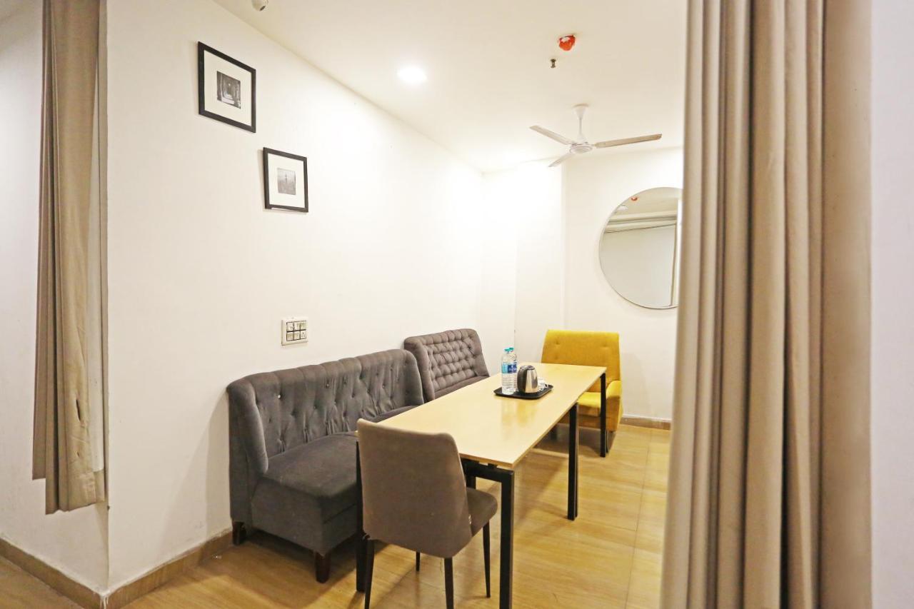 Hotel Raaso Inn Rohini Sec-16 By Arrow Delhi  Exteriör bild